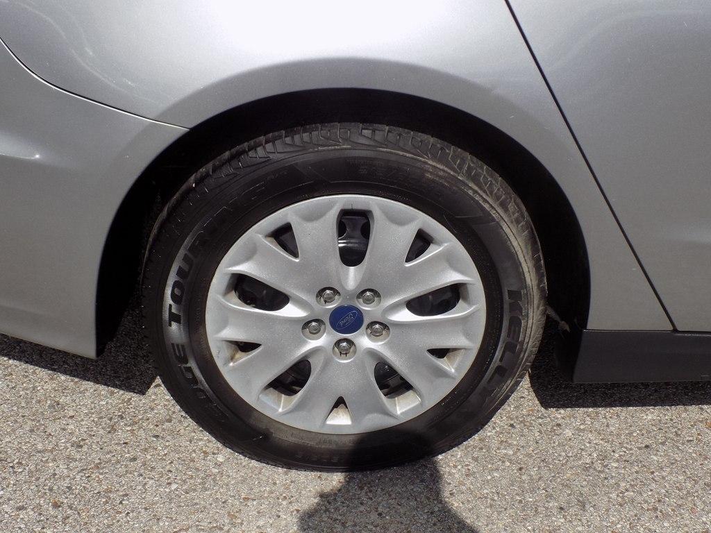 Ford Fusion S 2020