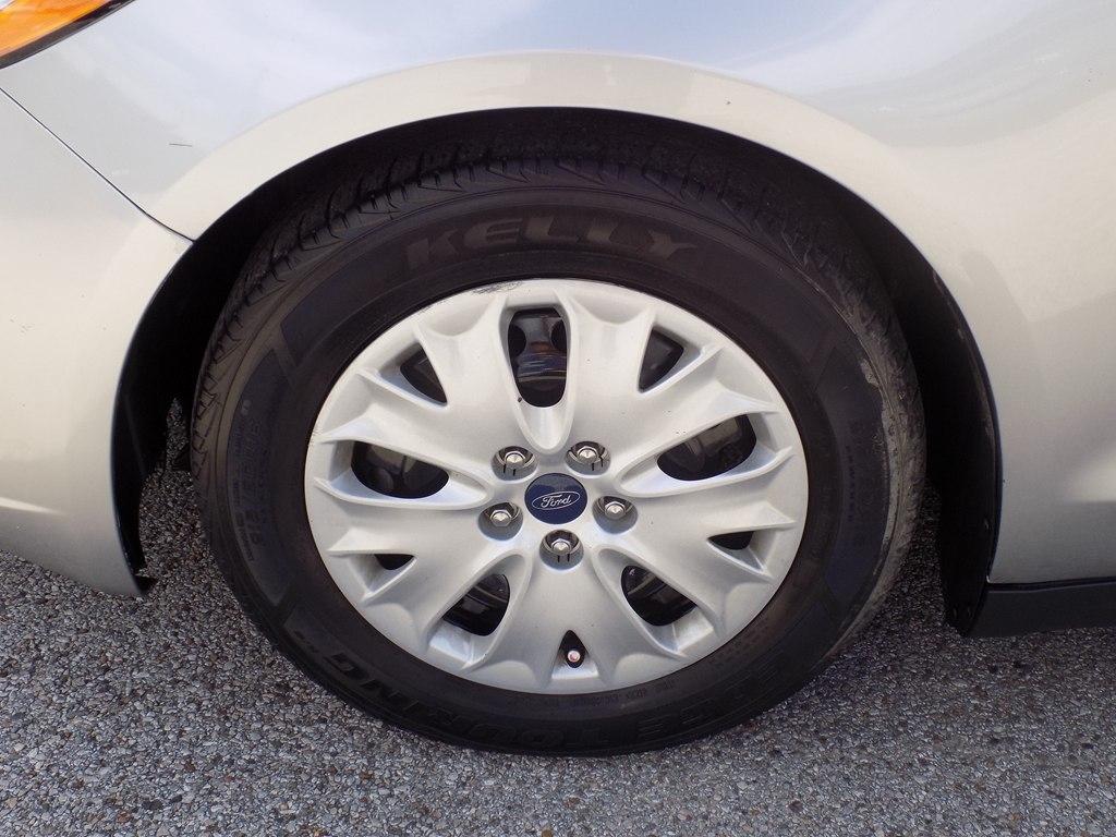 Ford Fusion S 2020
