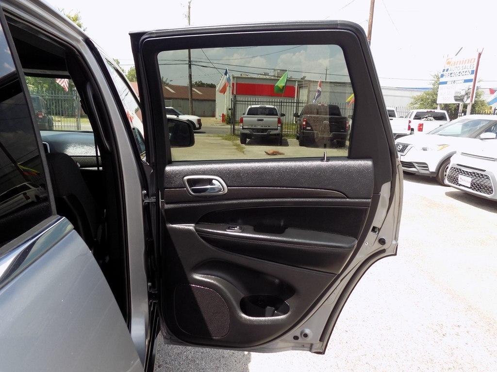 Jeep Grand Cherokee Laredo 2WD 2018