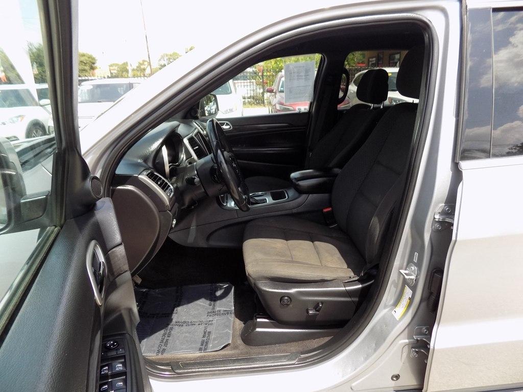 Jeep Grand Cherokee Laredo 2WD 2018