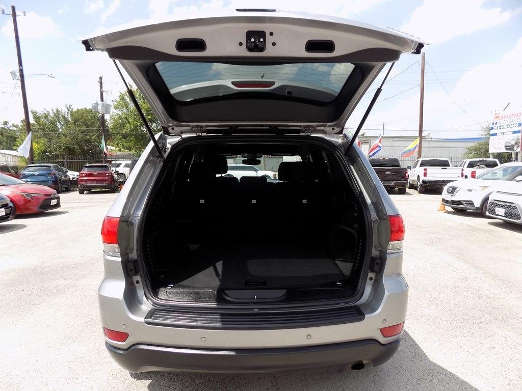 Jeep Grand Cherokee Laredo 2WD 2018