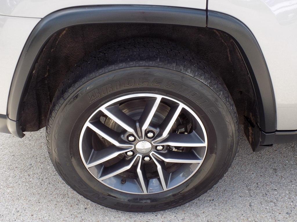 Jeep Grand Cherokee Laredo 2WD 2018
