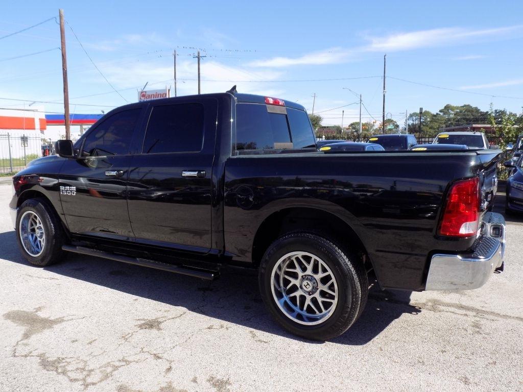 RAM 1500 SLT Crew Cab SWB 2WD 2017