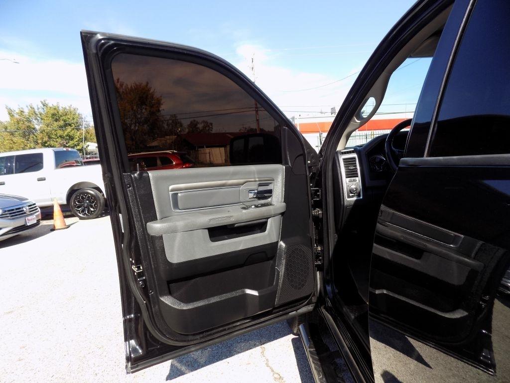 RAM 1500 SLT Crew Cab SWB 2WD 2017