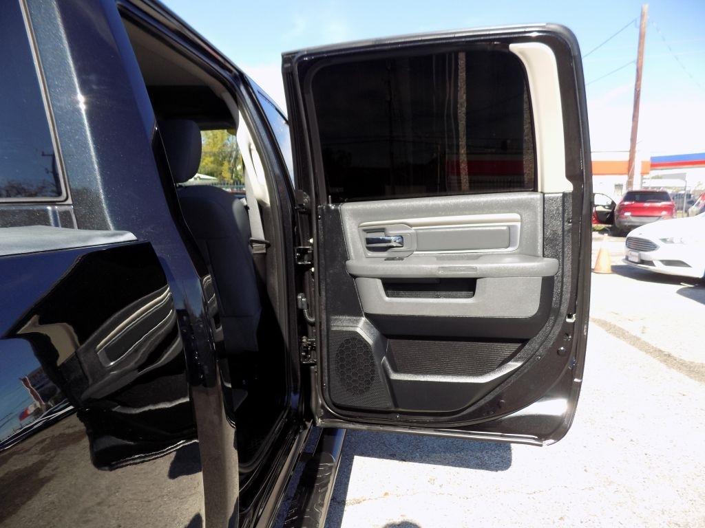 RAM 1500 SLT Crew Cab SWB 2WD 2017