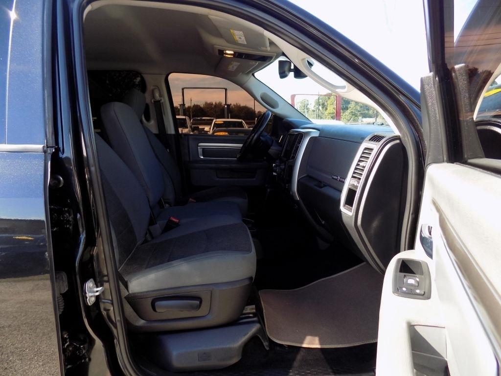 RAM 1500 SLT Crew Cab SWB 2WD 2017