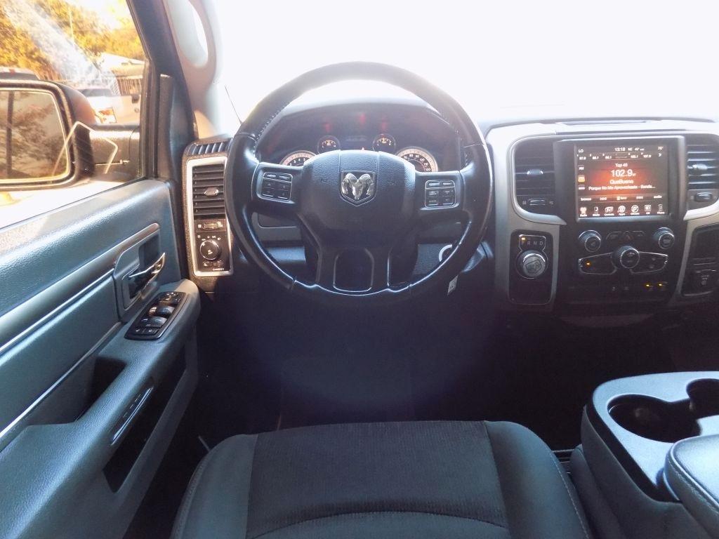 RAM 1500 SLT Crew Cab SWB 2WD 2017