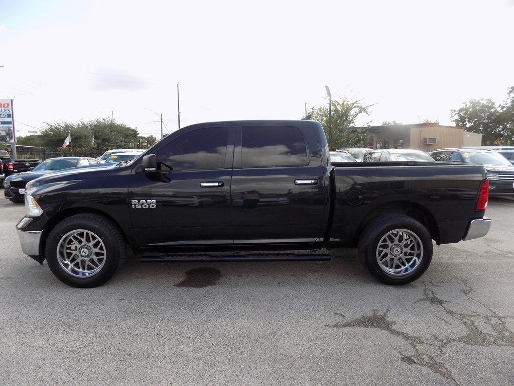 RAM 1500 SLT Crew Cab SWB 2WD 2017