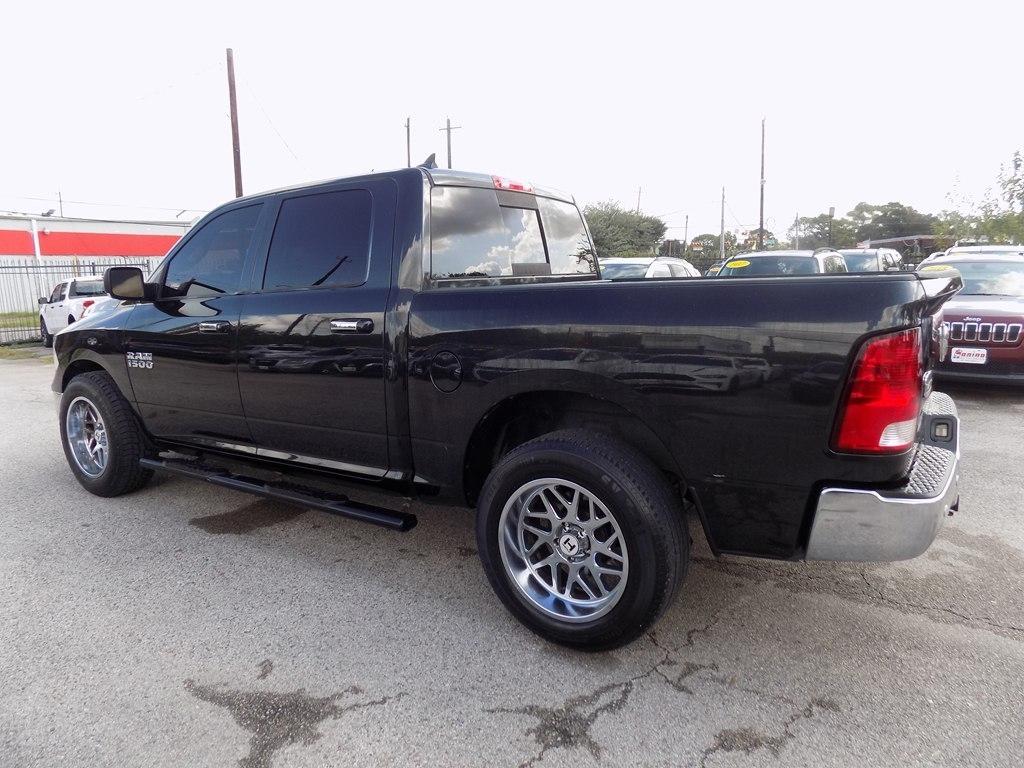RAM 1500 SLT Crew Cab SWB 2WD 2017