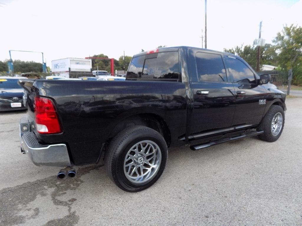 RAM 1500 SLT Crew Cab SWB 2WD 2017