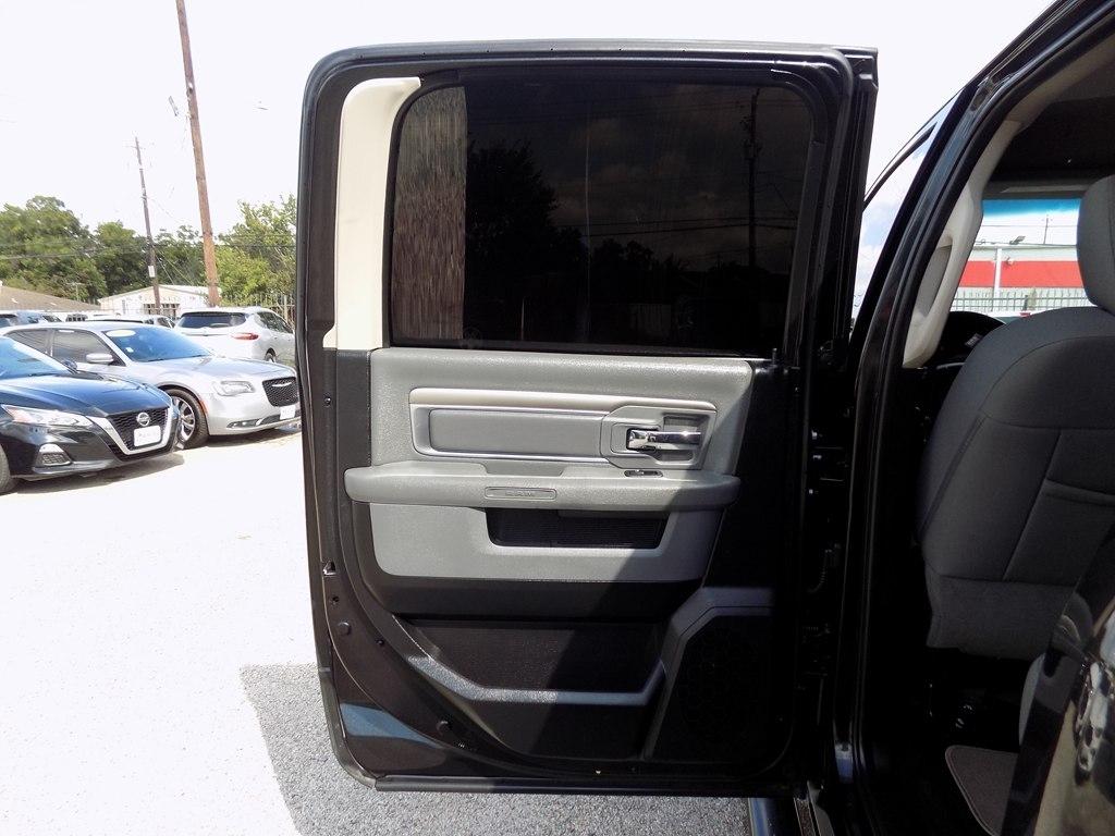 RAM 1500 SLT Crew Cab SWB 2WD 2017