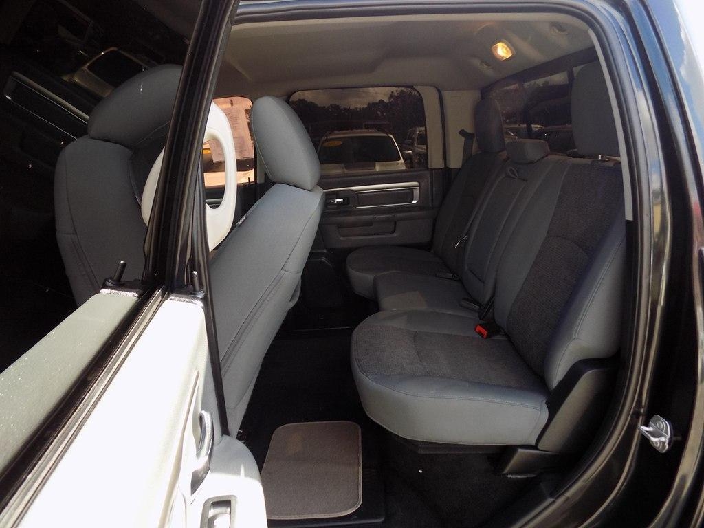 RAM 1500 SLT Crew Cab SWB 2WD 2017