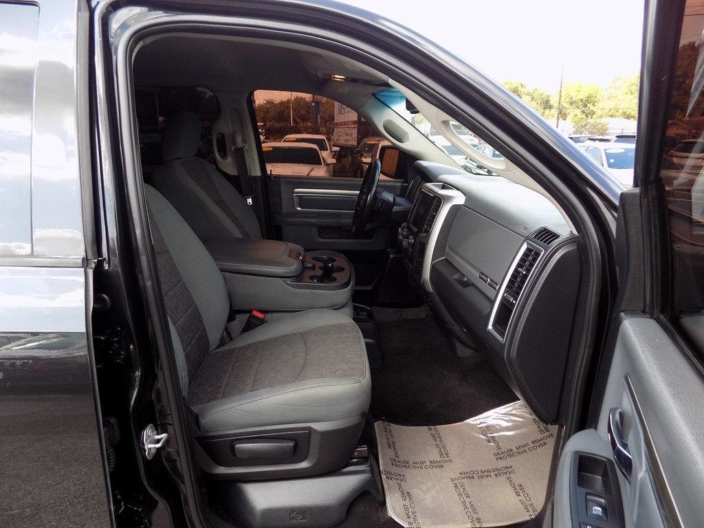 RAM 1500 SLT Crew Cab SWB 2WD 2017