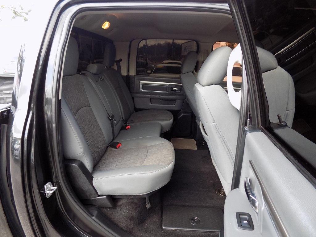 RAM 1500 SLT Crew Cab SWB 2WD 2017