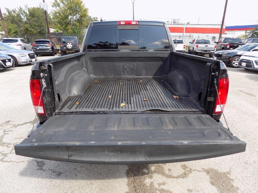 RAM 1500 SLT Crew Cab SWB 2WD 2017
