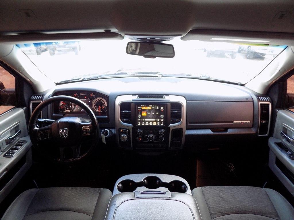 RAM 1500 SLT Crew Cab SWB 2WD 2017