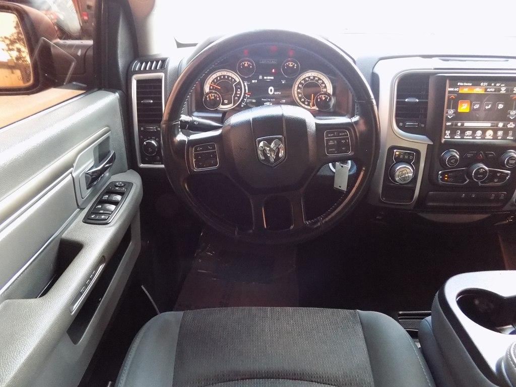 RAM 1500 SLT Crew Cab SWB 2WD 2017