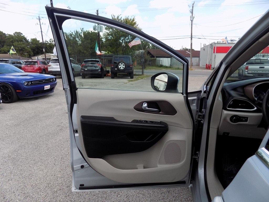 Chrysler Voyager LX 2022