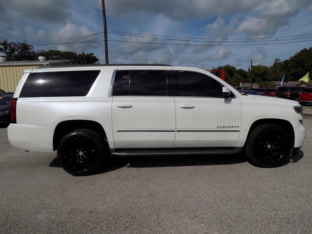 Chevrolet Suburban LT 2WD 2016