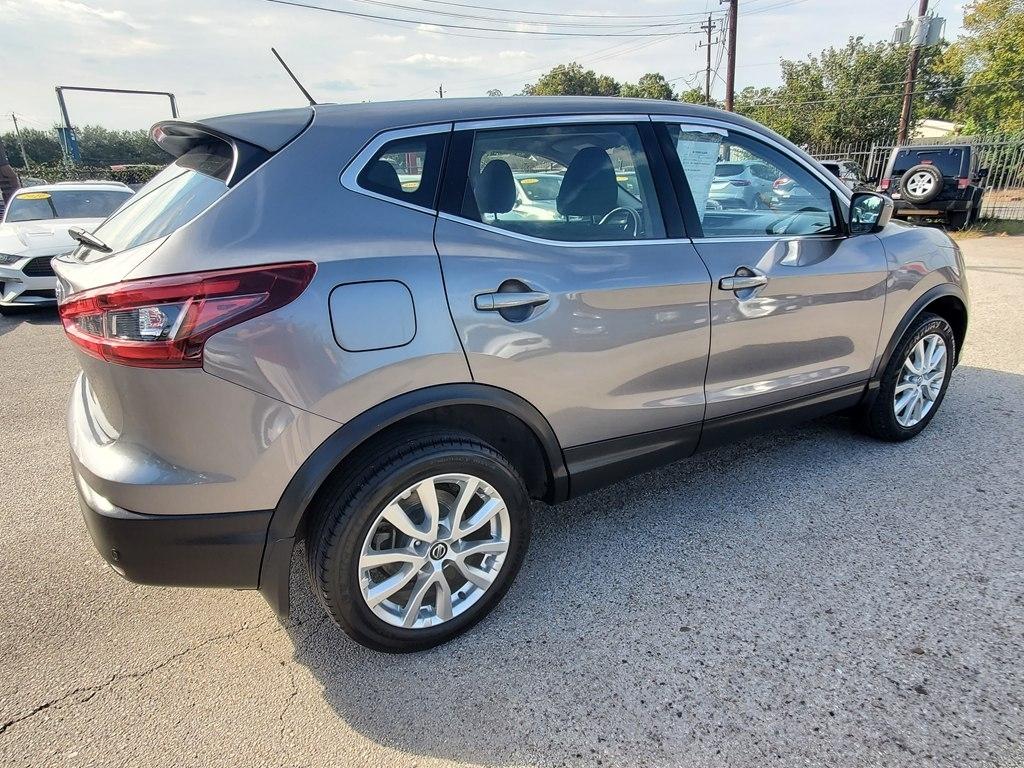 Nissan Rogue Sport S 2022