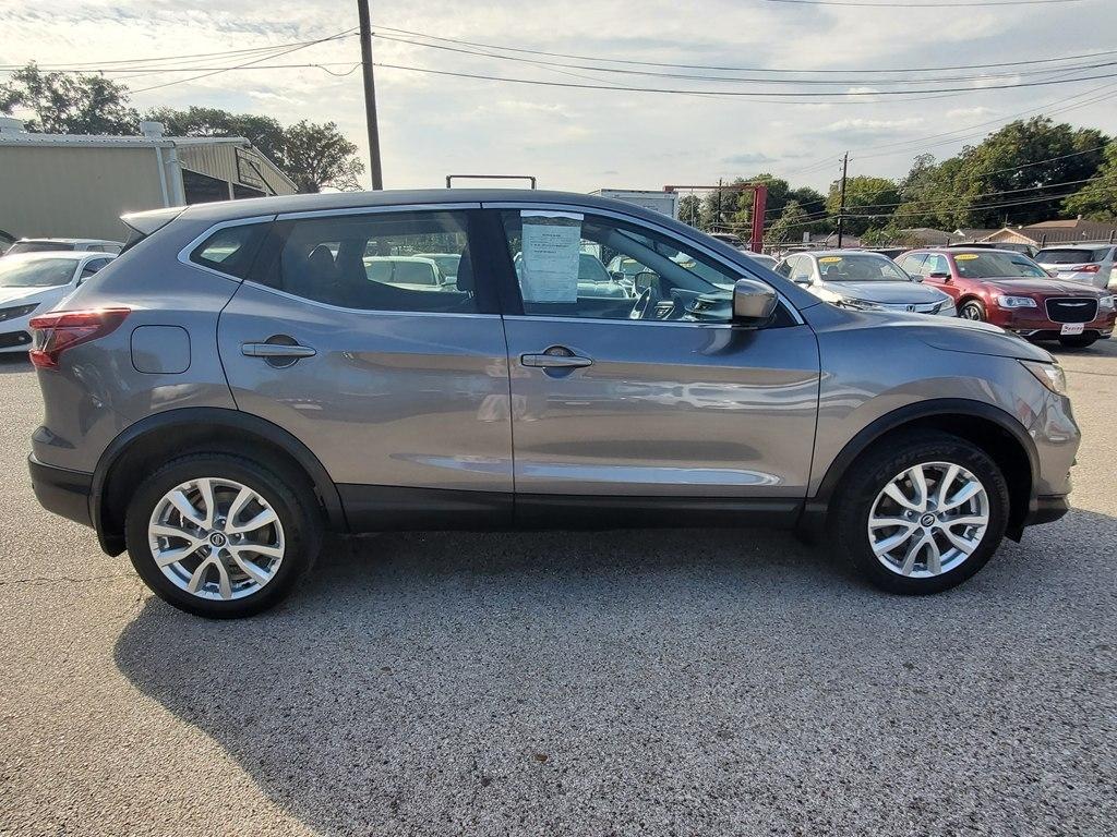 Nissan Rogue Sport S 2022