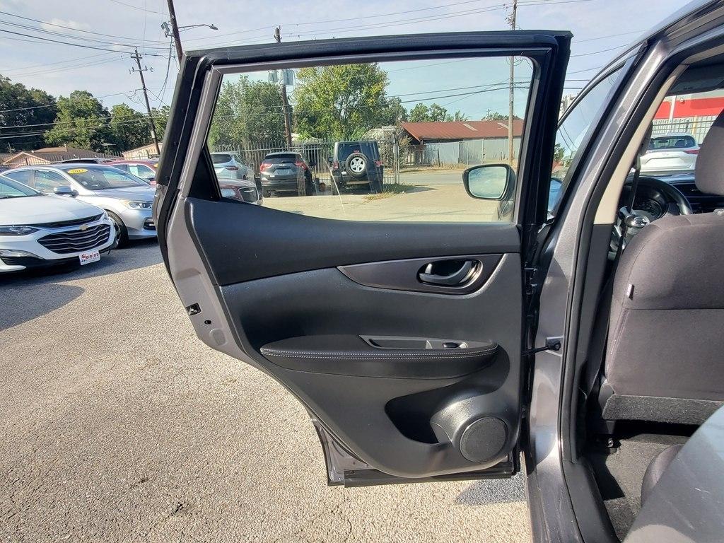 Nissan Rogue Sport S 2022