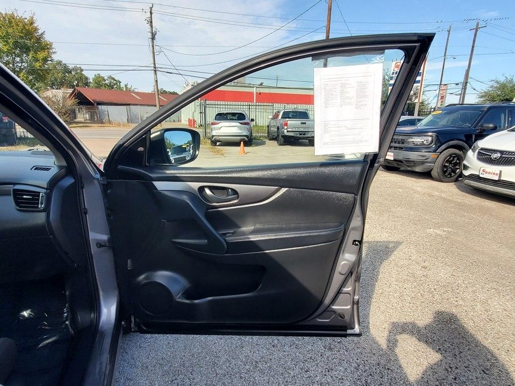 Nissan Rogue Sport S 2022