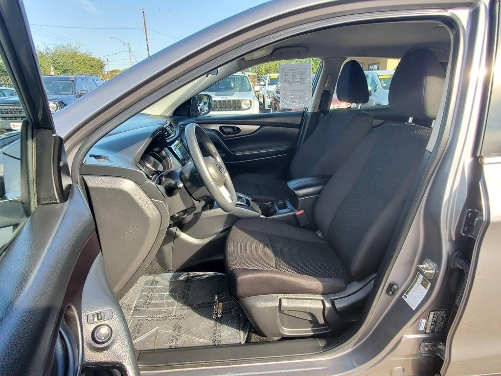 Nissan Rogue Sport S 2022