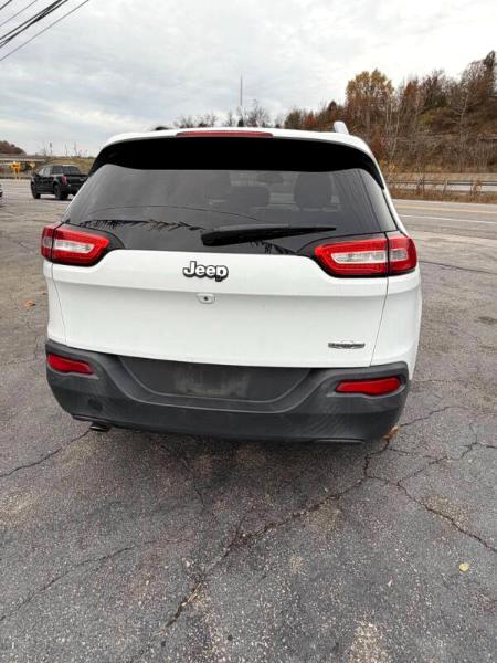 Jeep Cherokee Latitude FWD 2015