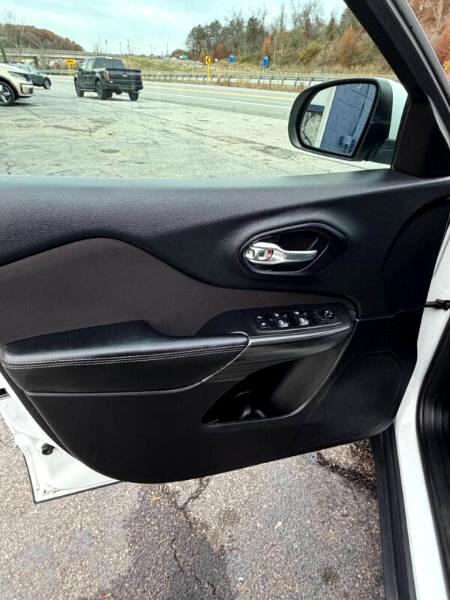 Jeep Cherokee Latitude FWD 2015