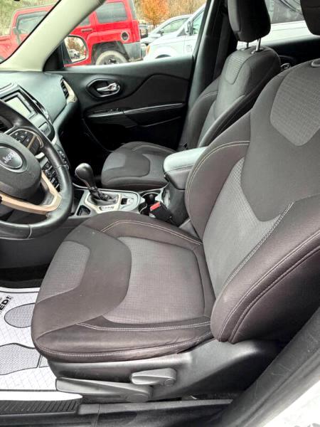 Jeep Cherokee Latitude FWD 2015