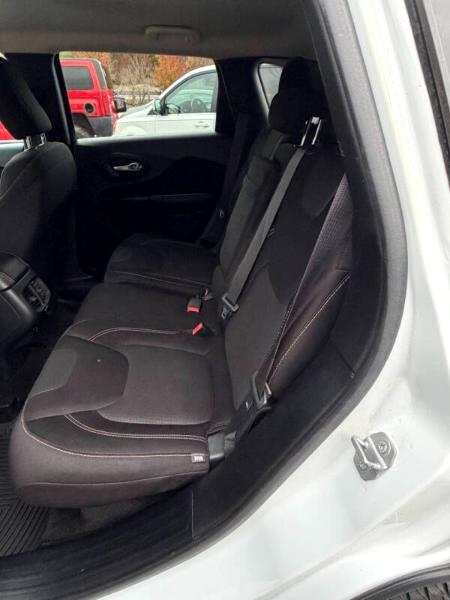 Jeep Cherokee Latitude FWD 2015