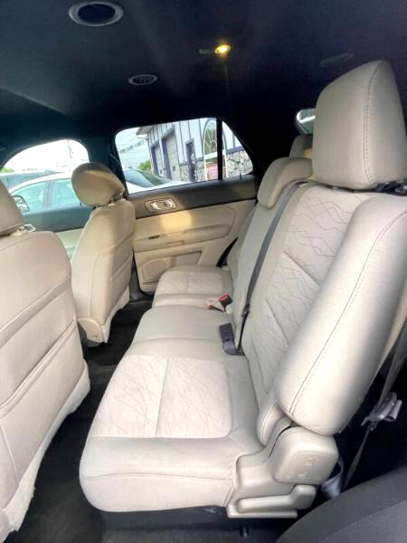 Ford Explorer Base FWD 2014