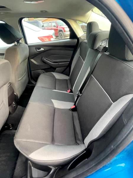 Ford Focus SE Sedan 2014