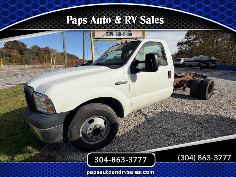 2006 Ford F-350 Super Duty Chassis Cab XL's photo