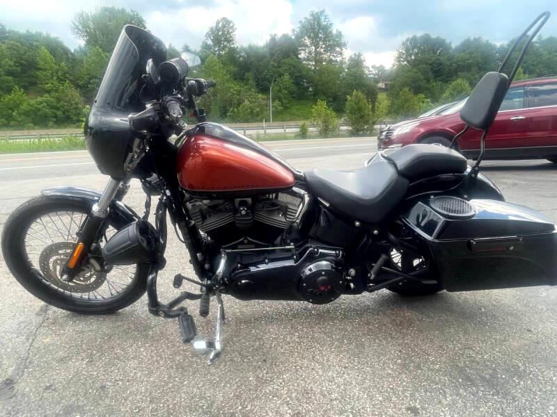 2011 Harley-Davidson FXS 