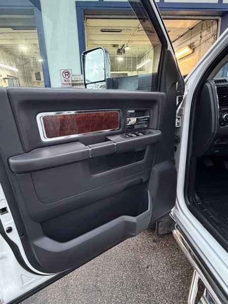 RAM 2500 Laramie Crew Cab SWB 4WD 2012