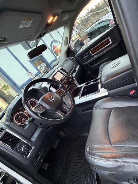 RAM 2500 Laramie Crew Cab SWB 4WD 2012