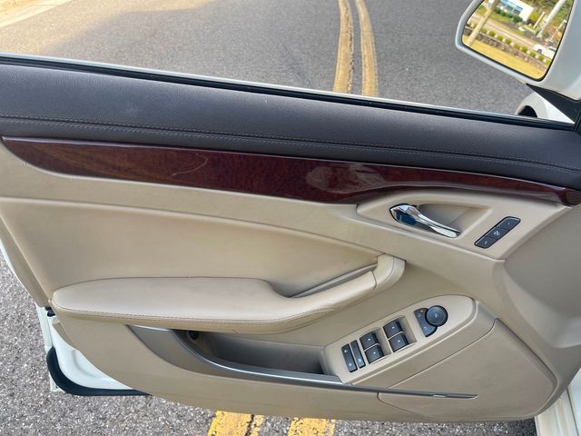 Cadillac CTS 4dr Sdn AWD w/1SB 2009