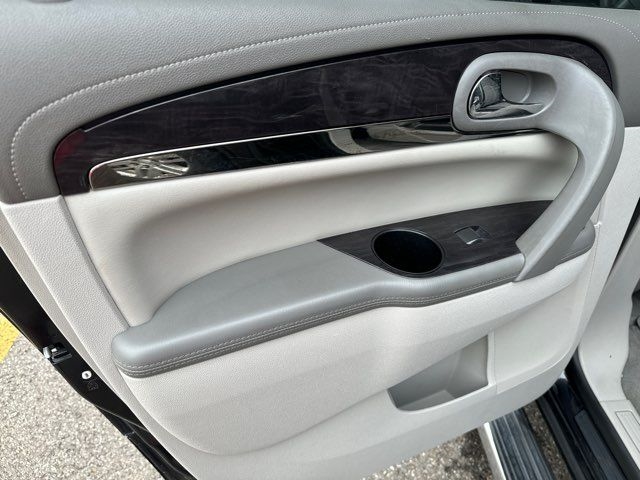 Buick Enclave FWD 4dr Convenience 2015