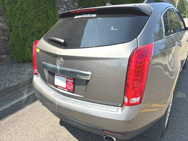 Cadillac SRX FWD 4dr Base 2011
