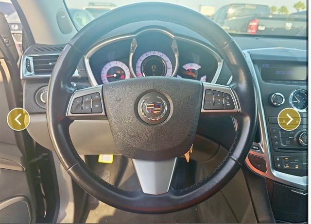 Cadillac SRX FWD 4dr Base 2011