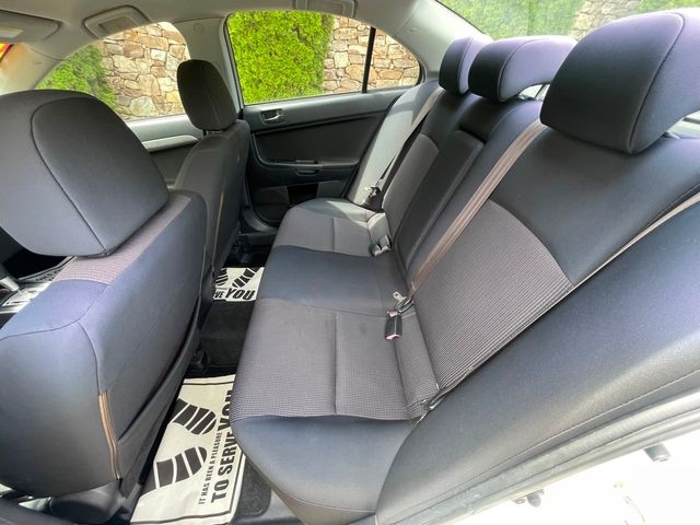 Mitsubishi Lancer 4dr Sdn Man ES 2009