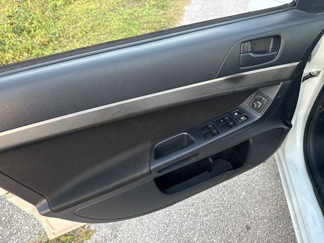 Mitsubishi Lancer 4dr Sdn Man ES 2009