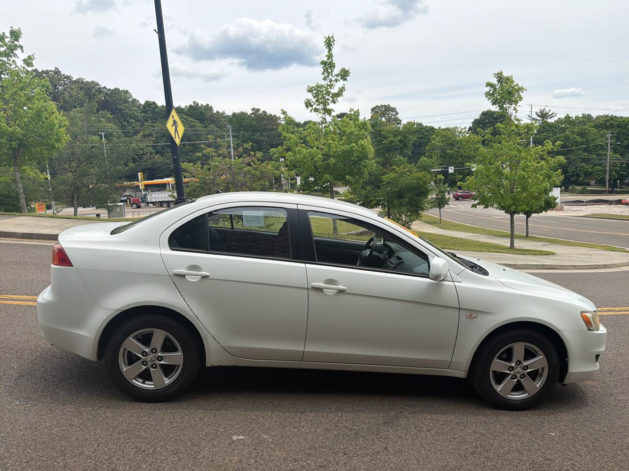 Mitsubishi Lancer 4dr Sdn Auto ES 2009