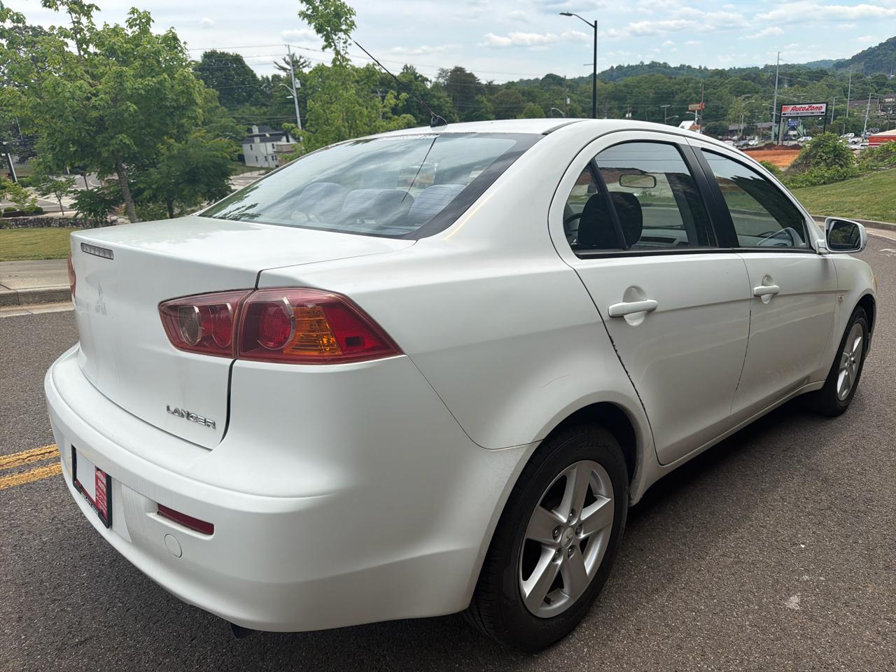 Mitsubishi Lancer 4dr Sdn Auto ES 2009