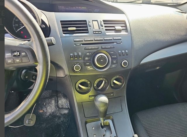 Mazda MAZDA3 4dr Sdn Auto i Touring *Ltd Avail* 2012