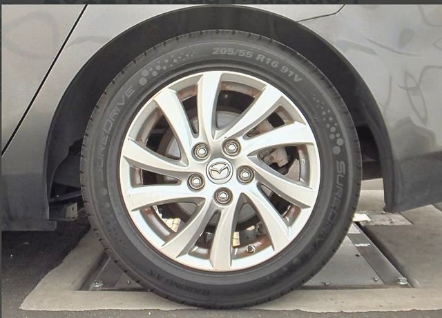 Mazda MAZDA3 4dr Sdn Auto i Touring *Ltd Avail* 2012