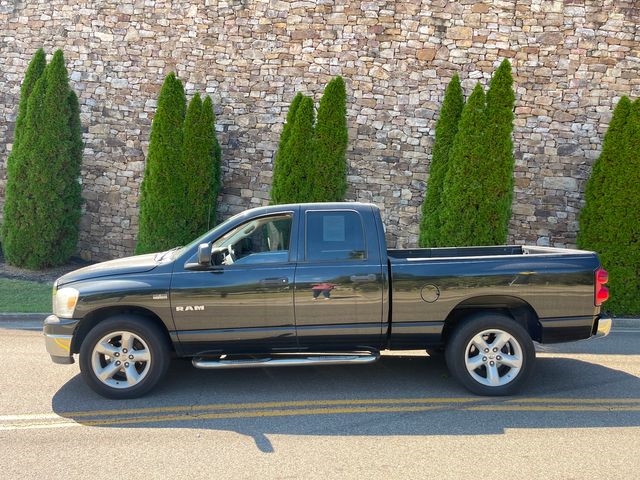 Dodge Ram 1500 2WD Quad Cab 140.5" SLT 2008