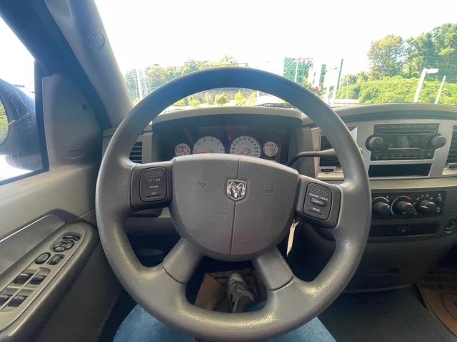 Dodge Ram 1500 2WD Quad Cab 140.5" SLT 2008